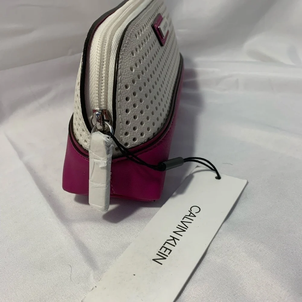 NWT Calvin Klein Small Cosmetic Case
